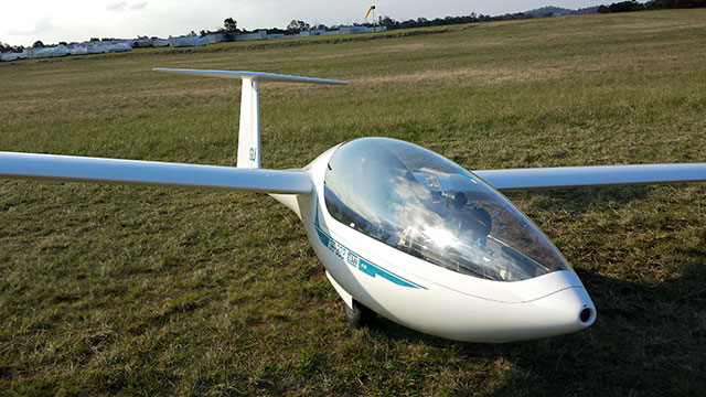DG303 Elan glider